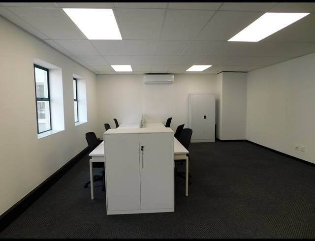 138M² OFFICE TO LET IN HYDE PARK
